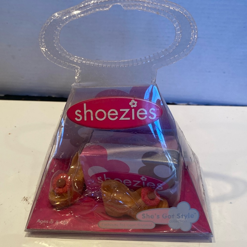 NIP Hasbro Shoezies